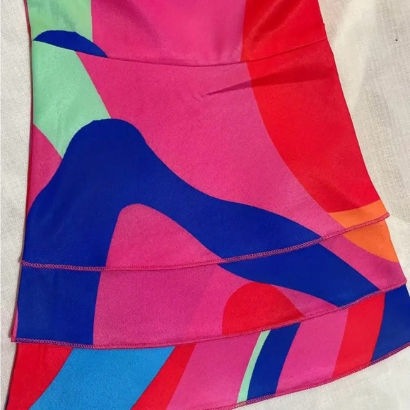 Never worn dress - Picture 4 of 8